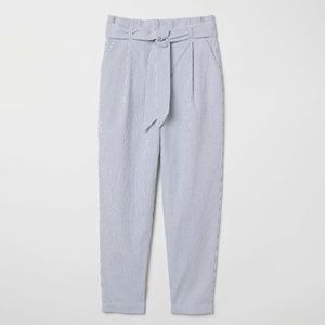 H&M White with blue striped seersucker paper bag waste pants